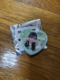橋本恵菜 ハート型グリッター缶バッジ スイパラのサムネイル