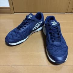 UMBRO（アンブロ） スニーカー／トレーニングシューズ ネイビー × ホワイトのサムネイル