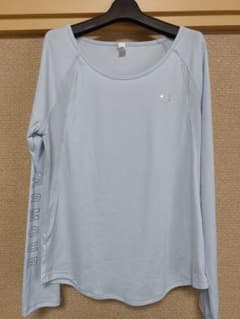 Under Armour 水色 長袖 トップスのサムネイル