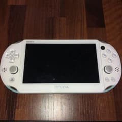 PlayStation Vita PCH-2000のサムネイル
