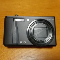 RICOH R10 リコーカメラ　コンデジ　カメラ　動作確認実施のサムネイル