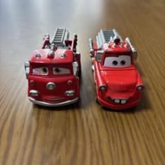 カーズ 消防車 ミニカー セットのサムネイル