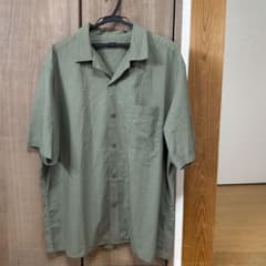 【中古品】UNIQLO 半袖シャツ カーキ XLサイズのサムネイル