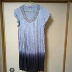 値下げ　anisha  刺繍ワンピースのサムネイル