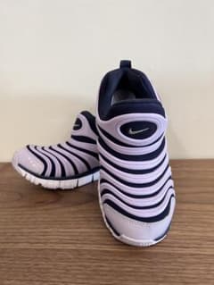 新品未使用　NIKE ナイキ　ダイナモフリー　21センチのサムネイル