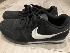 Nike ブラック スニーカーのサムネイル