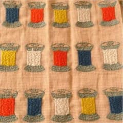 ボビン 30つ 刺繍 ハギレ はぎれ ミナペルホネン ブローチ ピアス ヘアゴムのサムネイル