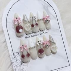 【100円引き中】さくらんぼネイル ロングポイン ネイルチップ ワンホン系 量産のサムネイル