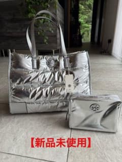 【新品未使用】TORY BURCHトリーバーチエラナイロントートバッグ&ポーチのサムネイル