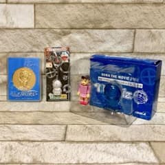 【ドラえもん】映画グッズ　メダル＆キーホルダー＆タイニビッツ　3点まとめ売りのサムネイル