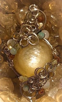 高品質　ゴールデンマイカ（１４ｍｍ）　ワイヤーアート・ペンダントのサムネイル