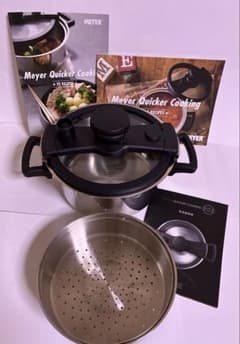 Meyer クィッカークッキング(圧力鍋)スチーマー、取扱説明書、レシピ本2冊付のサムネイル