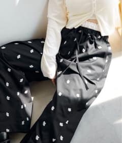 Kastane フラワーステッチパンツのサムネイル
