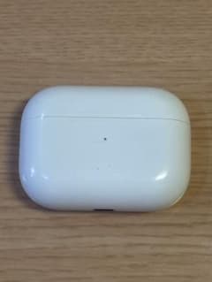 Apple AirPods Pro 充電ケース 本体のサムネイル