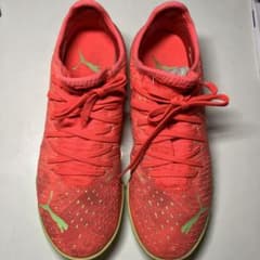Puma ピンク サッカーシューズ　22.5cmのサムネイル