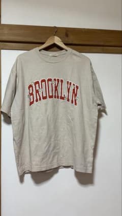 BROOKLYN ロゴ クロップド丈 Tシャツ ベージュのサムネイル