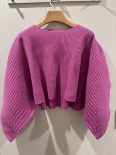 ARCH PLEATSクロップドトップ me イッセイミヤケ - メルカリ