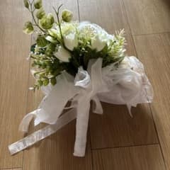 ウェディングブーケ 造花 ホワイト＆ベージュのサムネイル