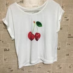 サクランボ Tシャツのサムネイル