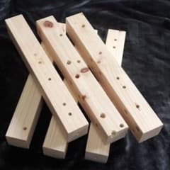 穴だらけ傷だらけ桧の角材 6本セット DIY 工作 木材 廃材のサムネイル