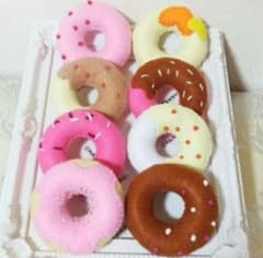 即購入OK】フェルトドーナツセット8種類 おままごと遊び知育玩具