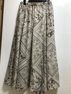 レプシイム　スカーフ柄スカートのサムネイル