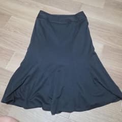 美品 ブラック フレアスカート 膝丈のサムネイル