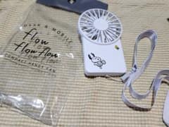 【未使用】スヌーピー 紐付き 軽量 コンパクト ハンディファンのサムネイル