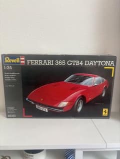 Revell 1/24 フェラーリ 365 GTB4 デイトナ プラモデル 希少のサムネイル
