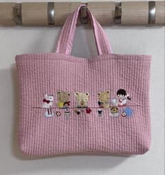 ピンク・ヌビ生地/刺繍レッスンバック - メルカリ