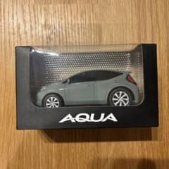 トヨタ アクア プルバックカーのサムネイル