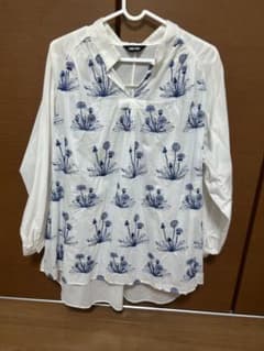 ネネット　花柄シャツのサムネイル