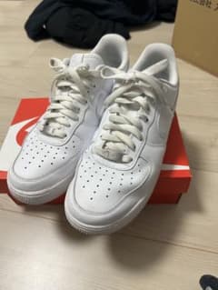 Nike Air Force 1 ホワイトスニーカーのサムネイル