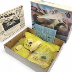 【激レア】 イノウエアーツ ゴジラ vs モスラ 成虫 レジンキット 当時物 激レア】 イノウエアーツ ゴジラ vs モスラ 成虫 レジンキット