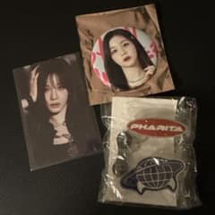 BABYMONSTER PHARITA 缶バッジ トレカ カプセルトイセットのサムネイル