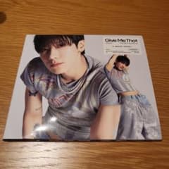 WayV Mini Album Give Me That テンのサムネイル