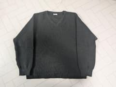 【未使用品】a.v.v ダークグレー Vネックニット Mのサムネイル