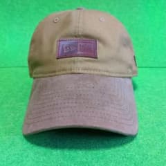 NEW ERA キャップ ブラウン スエード調のサムネイル