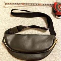 黒 合成皮革 ボディバッグ中古品のサムネイル
