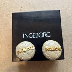 ア*コ様 INGEBORG キルティング イヤリング ベージュ ゴールドのサムネイル