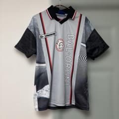 最終価格UMBRO BAL ORGNL グレー/ブラック Mサイズ シャツ 最終価格UMBRO BAL ORGNL グレー/ブラック Mサイズ シャツ - メルカリ
