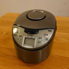 【10月18日迄】MITSUBISHI NJ-KS06 炊飯器 本体のサムネイル