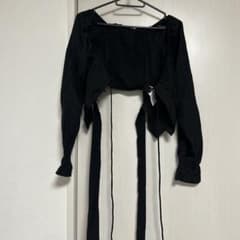 黒のクロップドシャツのサムネイル