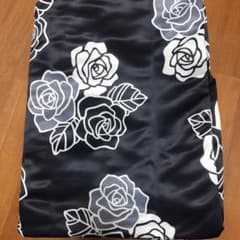 遮光カーテン 黒薔薇のサムネイル