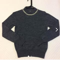 再出品しました！パール付 グレー ニットのサムネイル