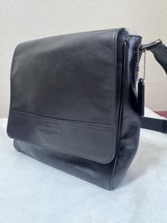 『美品』COACH 黒 レザー ショルダーバッグのサムネイル