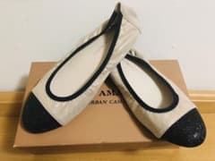 ペタンコパンプス ベージュ×黒のサムネイル