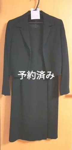 黒いシンプルドレス 半袖ワンピース　ジャケットのサムネイル