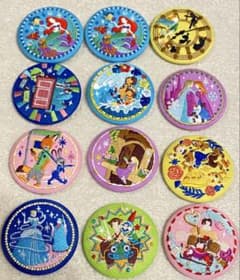 ディズニービスケット12セット　缶バッジのみのサムネイル