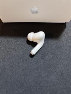 【美品】AirPodsPro 第2世代 右耳のみ USB-C Apple正規品のサムネイル